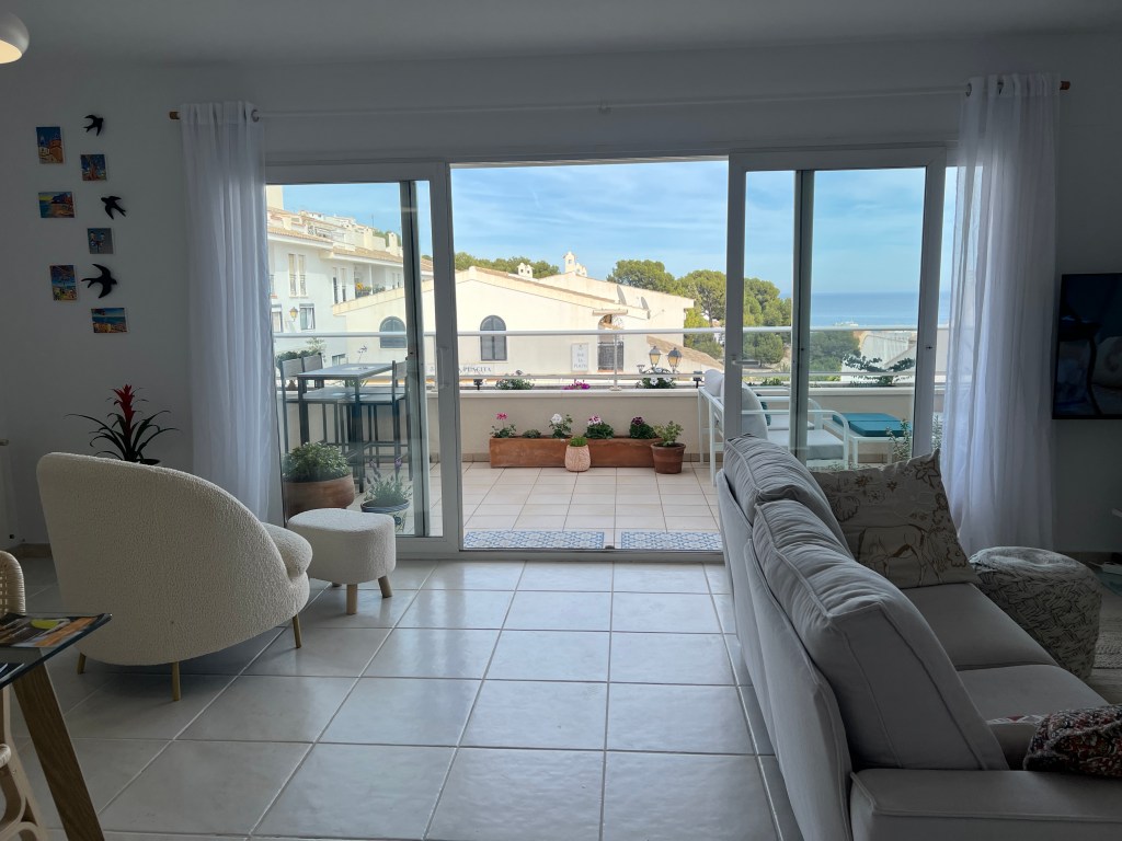 Bougainvillea has thorns?! Who knew? 